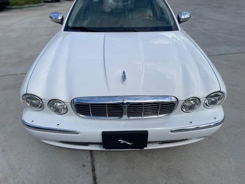 Used 2005 Jaguar XJ Vanden Plas RWD image 3