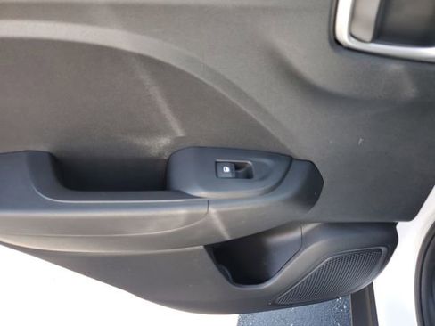 Certified 2022 Hyundai Venue SEL FWD image 14