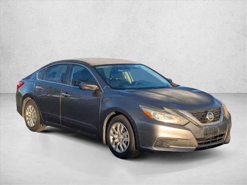 Used 2016 Nissan Altima 2.5 S w/ Power Driver Seat Package image 3