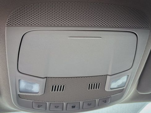 Used 2016 Ford Fusion SE FWD image 13
