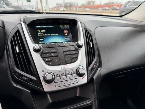 Used 2017 Chevrolet Equinox LT FWD image 22