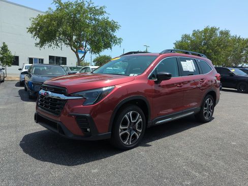 Used 2025 Subaru Ascent Limited w/ Popular Package #2 AWD/4WD image 9