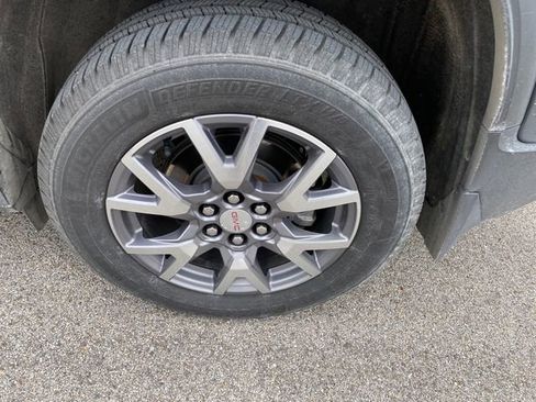 Used 2020 GMC Acadia SLT w/ Premium Package image 9