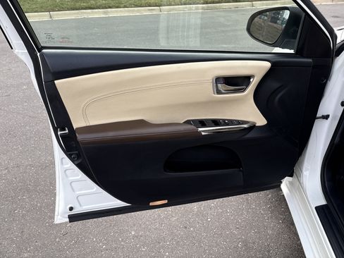 Used 2015 Toyota Avalon XLE image 14