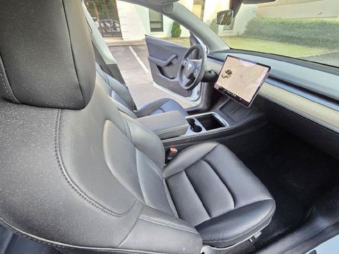 Used 2021 Tesla Model Y Long Range AWD/4WD image 13