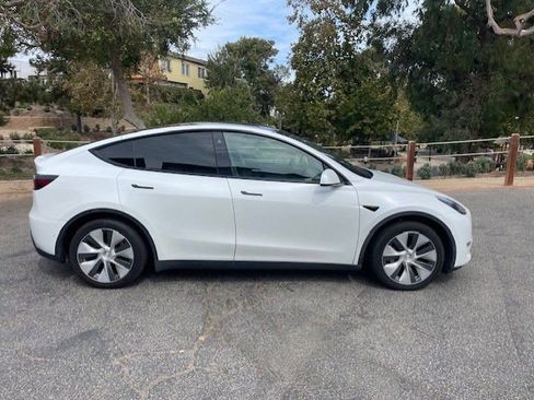 Used 2022 Tesla Model 3 Standard Range image 35