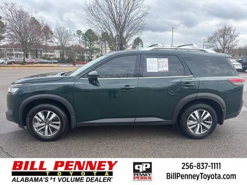 Used 2022 Nissan Pathfinder SL image 2