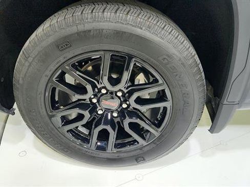 Used 2025 GMC Sierra 1500 Elevation image 37