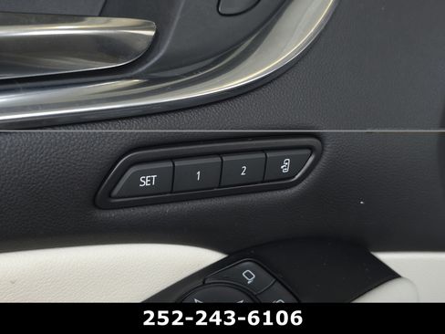 Used 2023 Buick Enclave Premium w/ Experience Buick Package FWD image 12