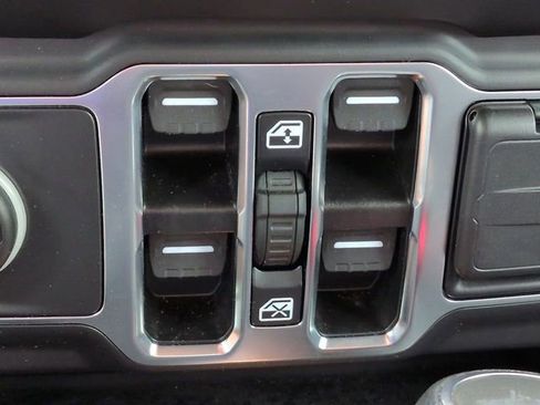Certified 2023 Jeep Wrangler Unlimited w/ Cold Weather Group AWD/4WD image 29