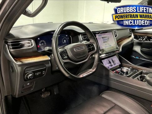 Used 2022 Jeep Grand Wagoneer Series II AWD/4WD image 16
