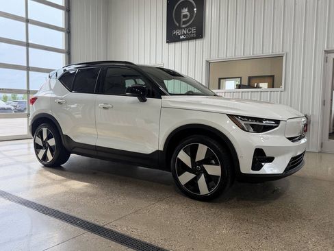Used 2023 Volvo XC40 Recharge Plus w/ Protection Package Premier AWD/4WD image 6