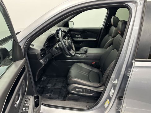 Certified 2025 Honda Pilot TrailSport image 14