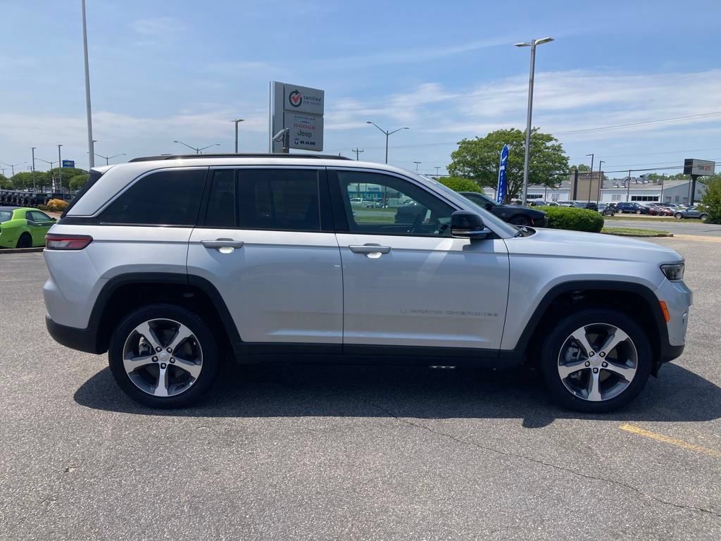 New 2024 Jeep Grand Cherokee Limited 4xe w/ Luxury Tech Group II AWD/4WD image 7