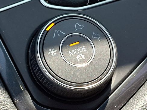 Used 2022 Volkswagen Tiguan SEL R-Line image 26