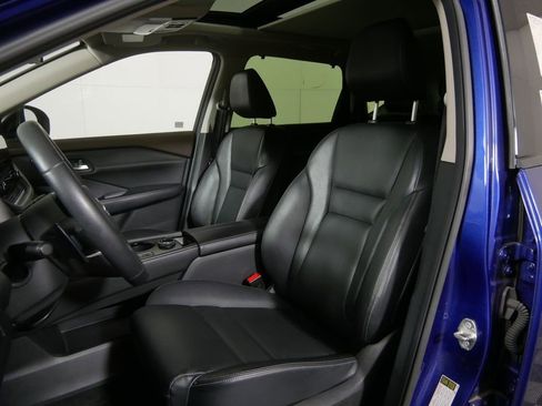 Used 2023 Nissan Rogue SL AWD/4WD image 13