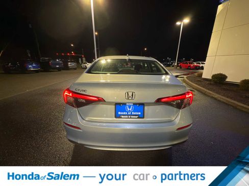 Used 2023 Honda Civic EX image 5