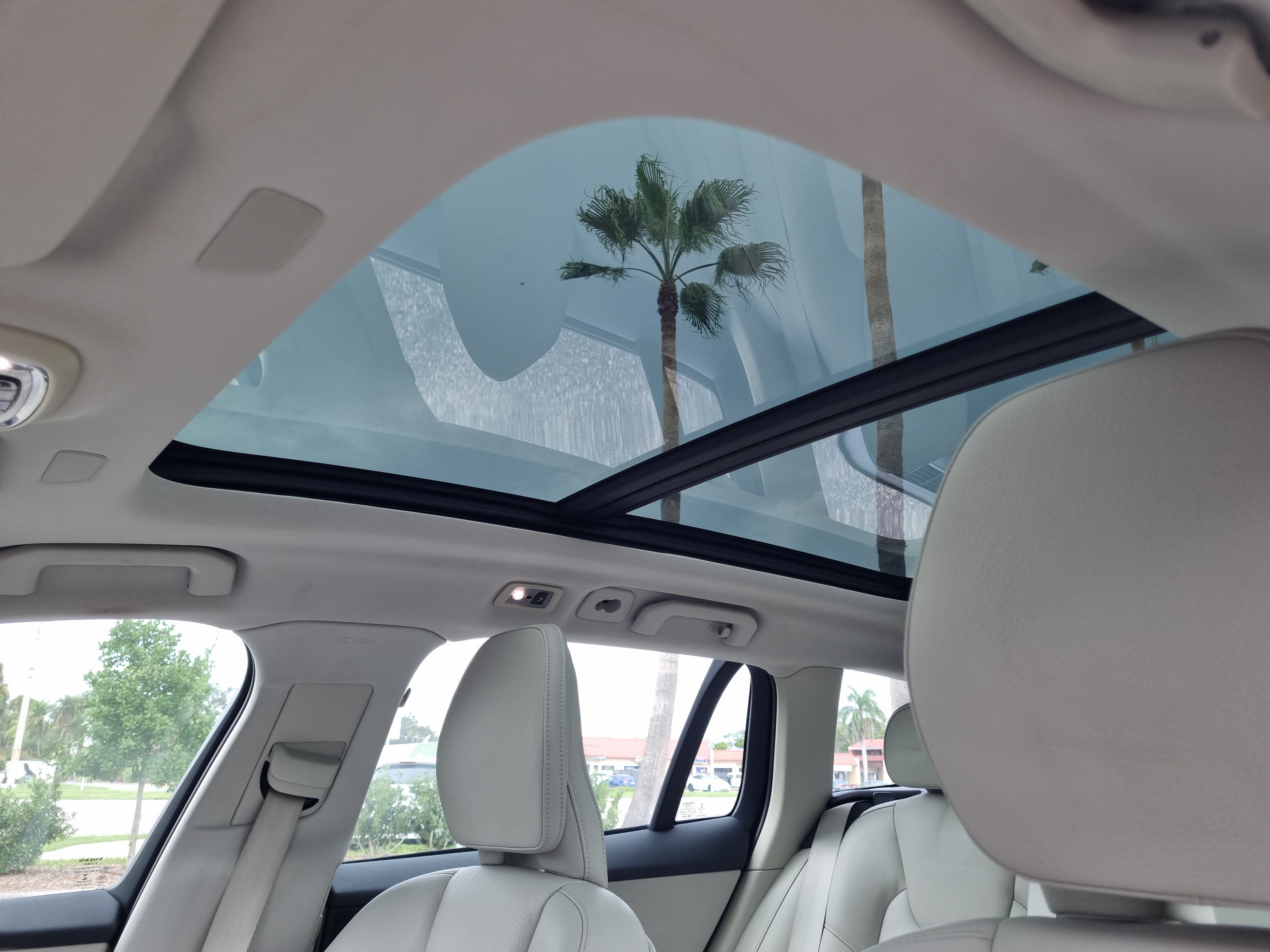 Used 2020 Volvo V60 T5 Momentum FWD image 22