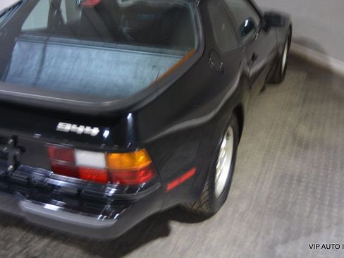 Used 1986 Porsche 944 Coupe image 17