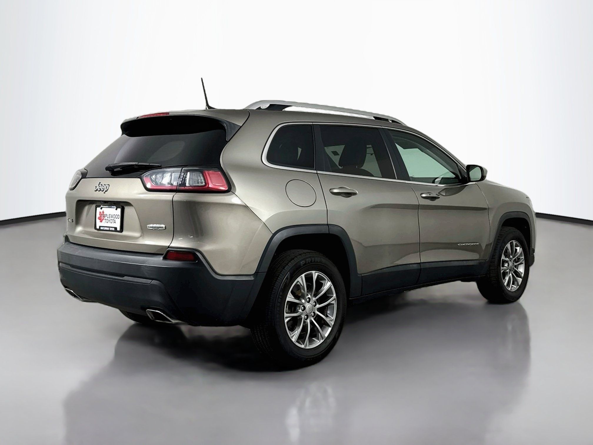 Used 2019 Jeep Cherokee Latitude Plus w/ Cold Weather Group AWD/4WD image 7