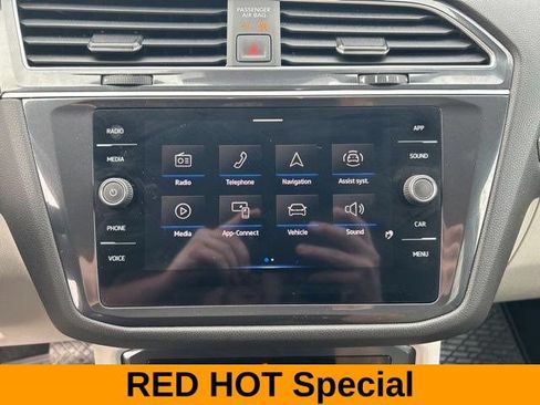 Used 2024 Volkswagen Tiguan Wolfsburg Edition AWD/4WD image 20