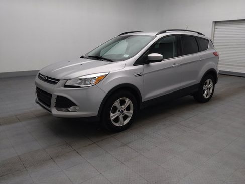 Used 2016 Ford Escape SE w/ Equipment Group 201A AWD/4WD image 2