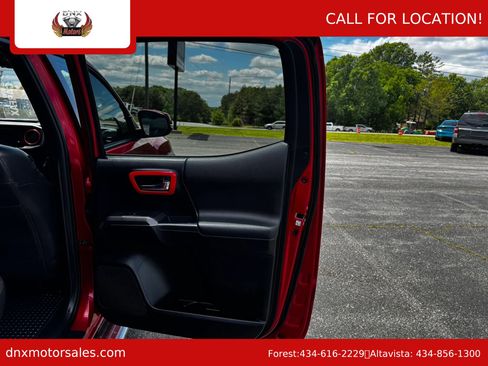 Used 2017 Toyota Tacoma TRD Off-Road AWD/4WD image 41