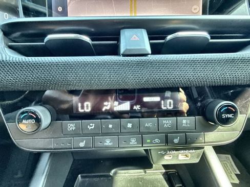Used 2026 Subaru Outback Premium AWD/4WD image 19