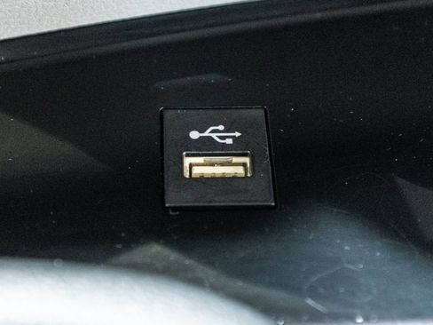 Certified 2025 Toyota Sienna LE w/ LE Plus Package image 27