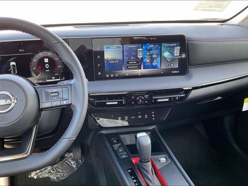 New 2026 Nissan Kicks SR image 4