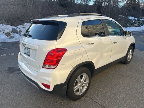 Used 2020 Chevrolet Trax LT w/ Driver Confidence Package image 4