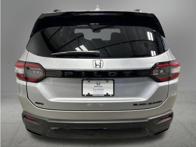 Certified 2026 Honda Pilot Black Edition image 5
