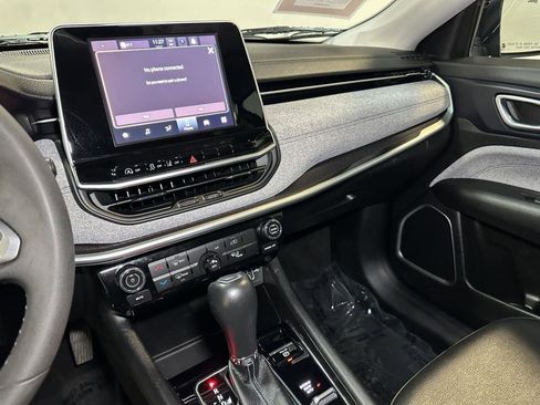 Used 2022 Jeep Compass Latitude image 27