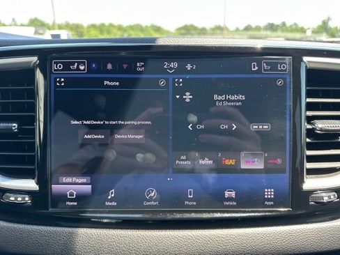 Used 2025 Chrysler Pacifica Select FWD image 14