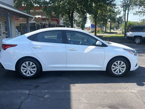 Used 2020 Hyundai Accent SE FWD image 7