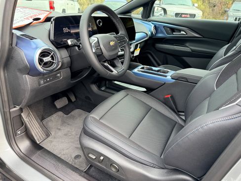 New 2026 Chevrolet Equinox EV LT image 10