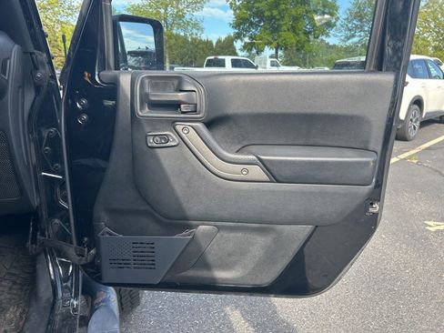 Used 2017 Jeep Wrangler Unlimited Sport w/ Quick Order Package 24S AWD/4WD image 13