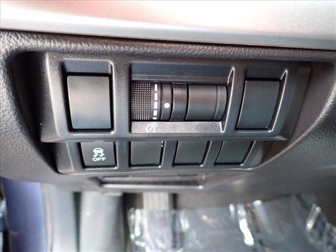 Used 2017 Subaru Outback 2.5i Premium image 14