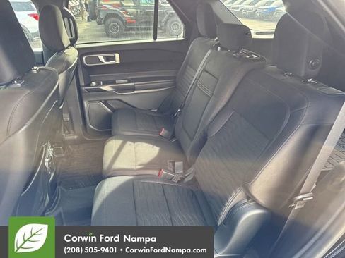 Used 2020 Ford Explorer XLT image 11