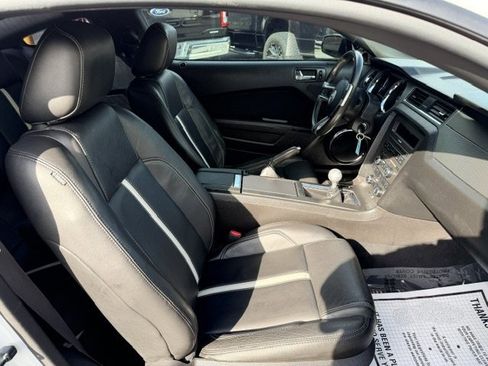 Used 2010 Ford Mustang GT RWD image 13