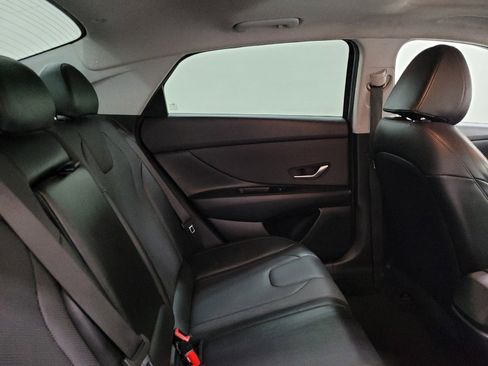 Used 2021 Hyundai Elantra Limited FWD image 19