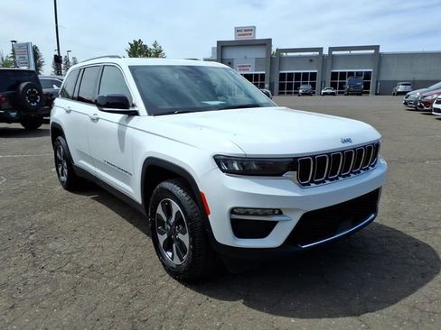 Used 2024 Jeep Grand Cherokee Limited 4xe AWD/4WD image 7