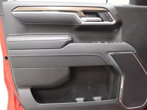 Used 2025 Chevrolet Silverado 1500 LT AWD/4WD image 17