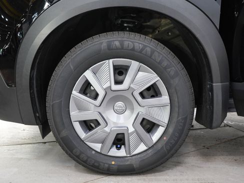 Used 2025 Nissan Kicks S FWD image 28