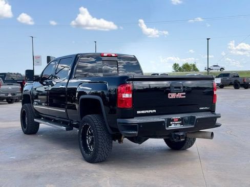 Used 2019 GMC Sierra 2500 Denali w/ Duramax Plus Package AWD/4WD image 3