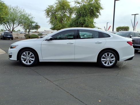 Used 2023 Chevrolet Malibu LT image 2
