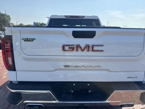 Used 2024 GMC Sierra 1500 SLT w/ SLT Premium Package AWD/4WD image 9