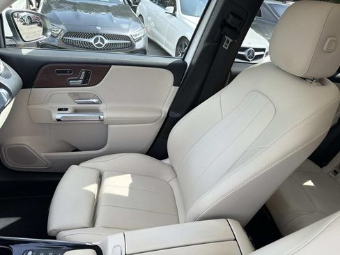 Used 2023 Mercedes-Benz GLB 250 image 16