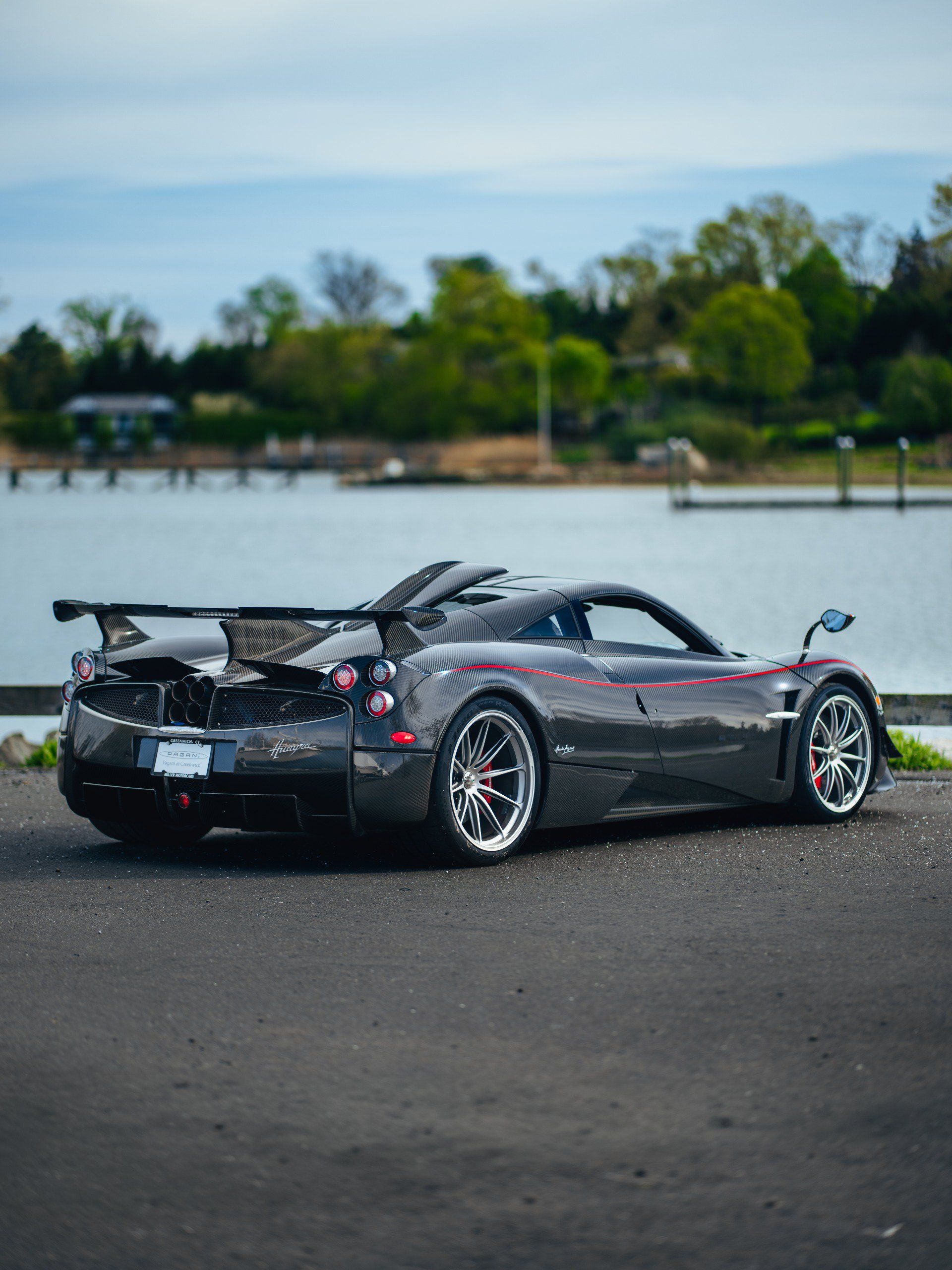 Used 2014 Pagani Huayra RWD image 5