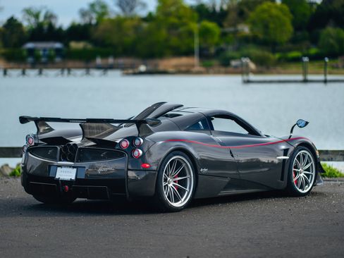 Used 2014 Pagani Huayra RWD image 5